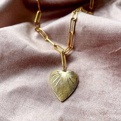 Lissa Chunky Chain Heart Pendant