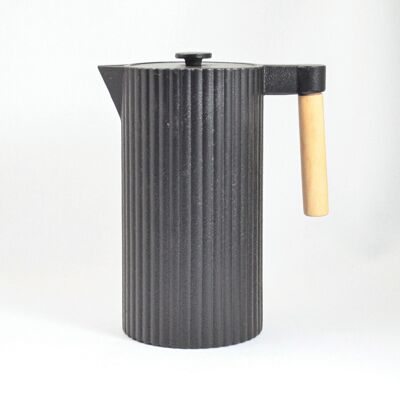 Si teapot made of cast iron 1.1l black
