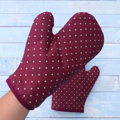 Red dot print oven mitt. Soft durable oven glove. Baking glove. Christmas Oven mitten. Kitchen gloves. Housewarming gift. Christmas gift