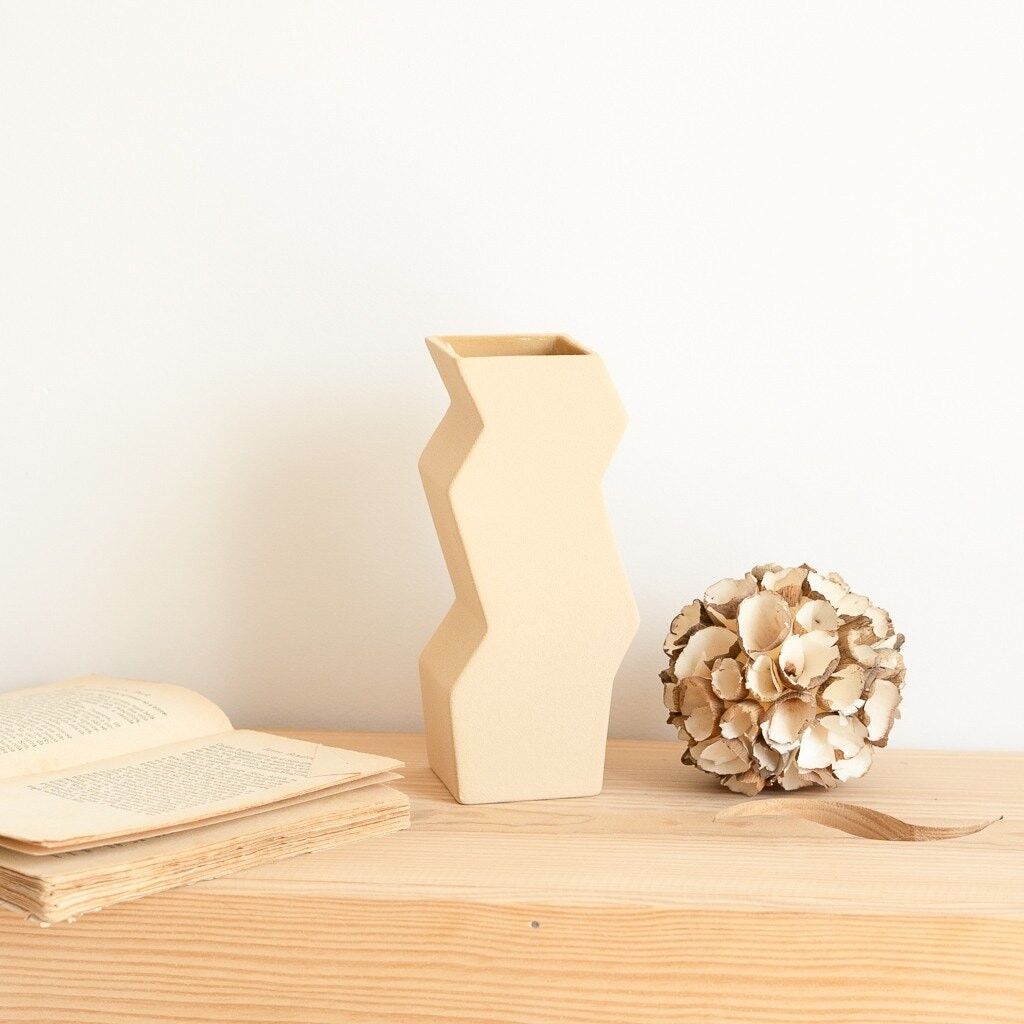 Kleine Helix-Vase Beige