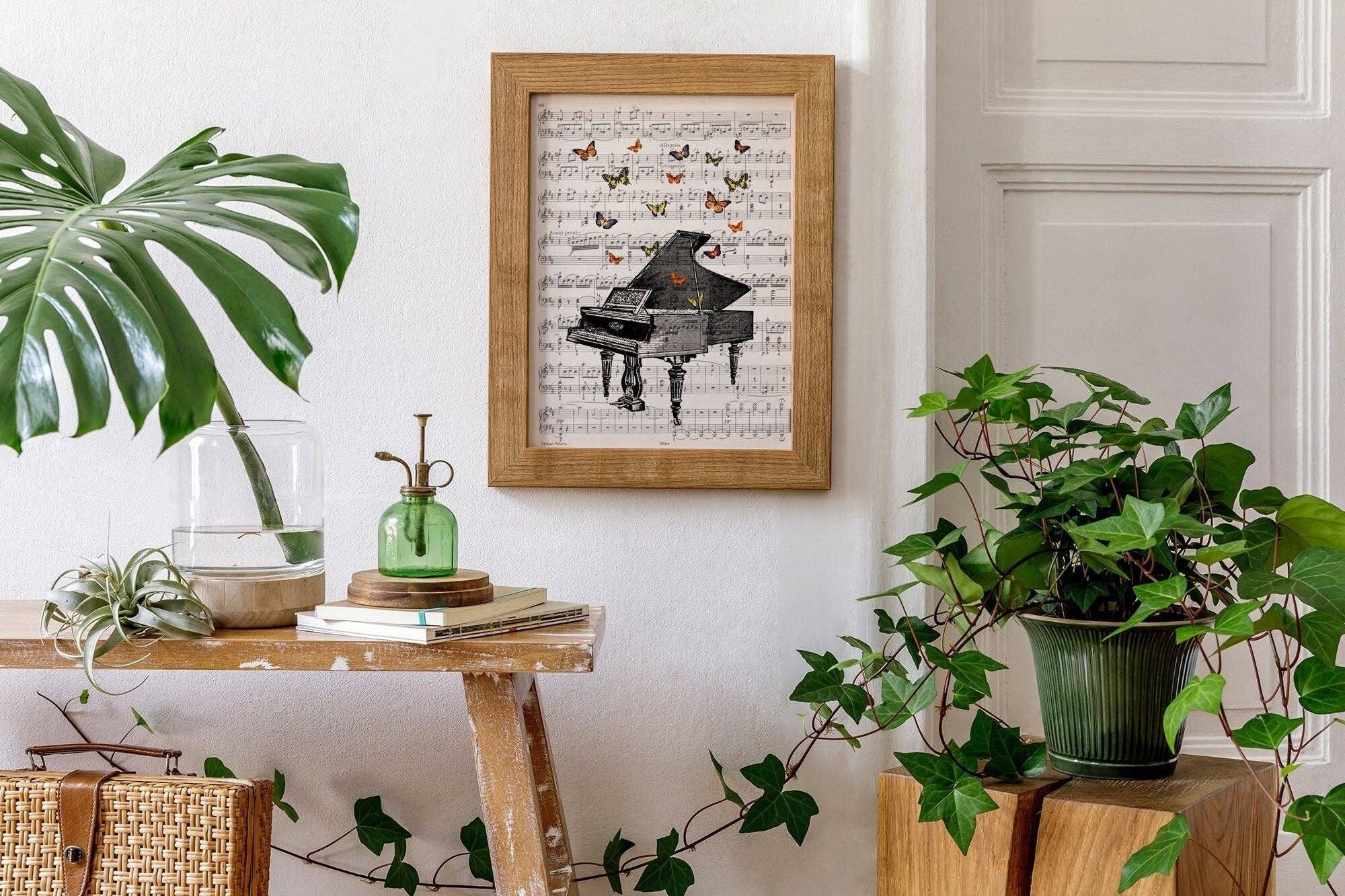 Regalo per la casa, regali di Natale per la mamma, stampe d'arte farfalle, pianoforte con farfalle Stampa artistica su spartito, regalo insegnante di musica, BFL086MSM - Musica L 8.2x11.6