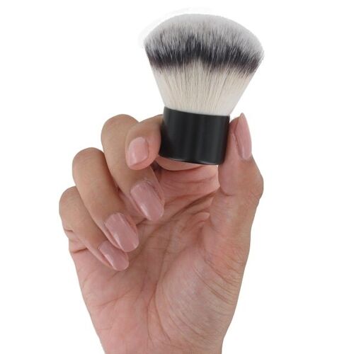 Kabuki brush