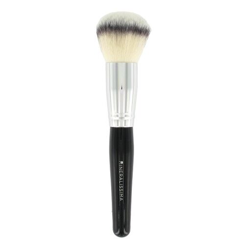 Fluffy makeup powder brush