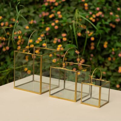 Goldene Laterne Kerzenhalter aus Glas – Würfelform – Medium