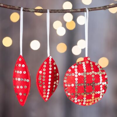 Ornamenti per albero di Natale in feltro rosso con paillettes