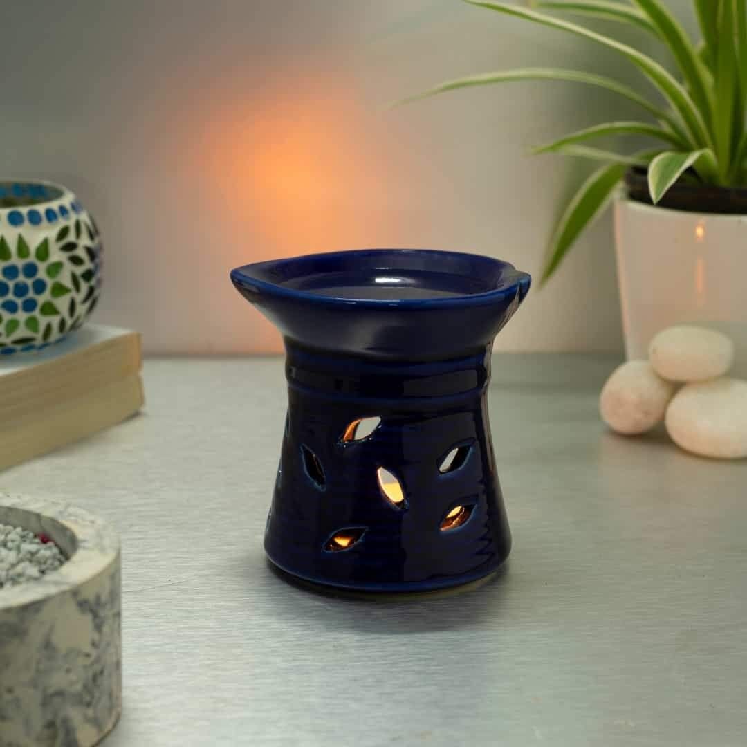 Dunkelblauer Ölbrenner aus Keramik