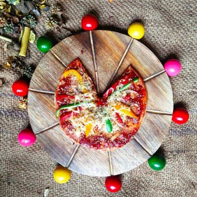Plato de pizza y queso inspirado en la rueda gigante - Pic1-MultiColour