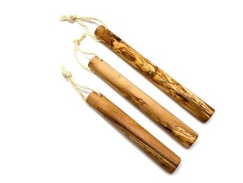 Os ou bâtonnets à mâcher LONGS avec bande pour chiens en bois d'olivier 3