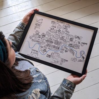 Cartes musicales dessinées à la main des villes du Royaume-Uni - Cadre en bois noir satiné A3 - Londres 3