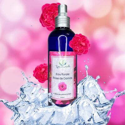 Acqua floreale di rosa damascena