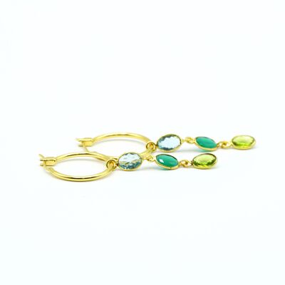 Pendientes de mujer , largos con Cristales verdes. Dorados, bisutería, verano.