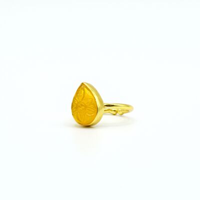 Orange Quartz Teardrop Ring.   Golden.   Hand made.   Weddings, guests.