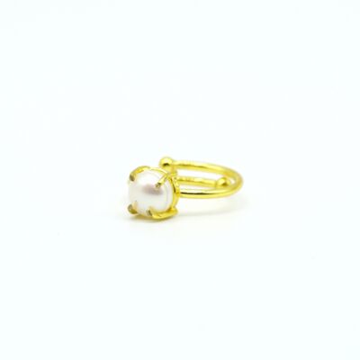 Women's rings.   Stone: Pearl.   Jewelry, gold.   Hand made.