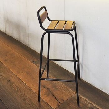 Industrial-style bar chair in matte black metal and acacia 1