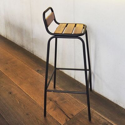 Industrial-style bar chair in matte black metal and acacia