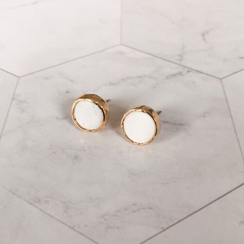 Jade Studs - Mother of pearl (SN031)