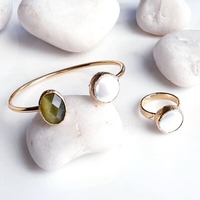 Set braccialetto e anello ovale verde oliva con occhi di gatto e perle (SN748)