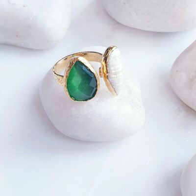 Green Teardrop Cat's eye  and Fresh Water Pearl ring (SN769)