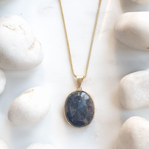 Oval faceted Navy Pendant (SN777)