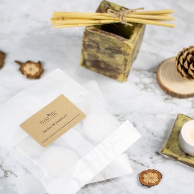 Natural and Eco-friendly Coconut Rapeseed Wax Tea-lights Frankincense, Oud & Myrrh