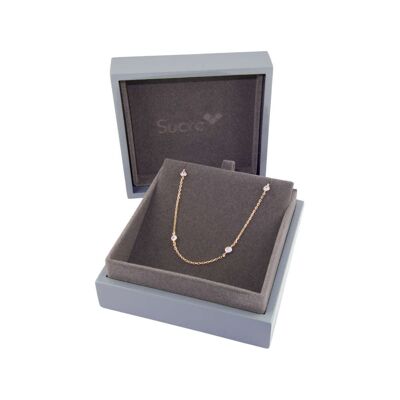 Jewelry box with chain tray