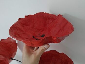 4 FLEURS GEANTES ROUGES, fait main, papier mâché, diamètre 20 cm 3