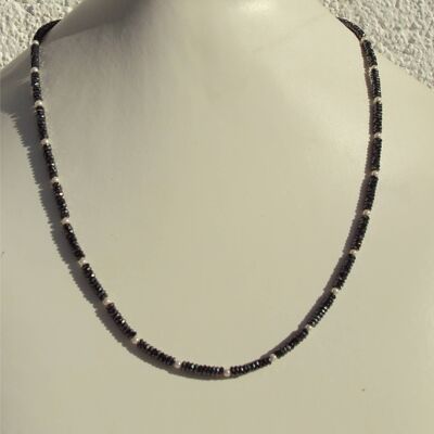 Gemstone necklace made of hematite