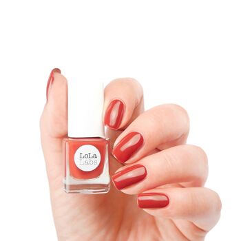 vernis à ongles vegan en rouge foncé - smooch 5