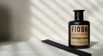 Fiodh 1: Diffuseur de parfum Miel Noir et Tabac, grand 1