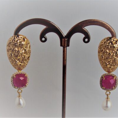Gemstone earrings with ruby