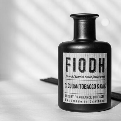 Fiodh 3: Difusor de fragancia de tabaco cubano y roble, pequeño