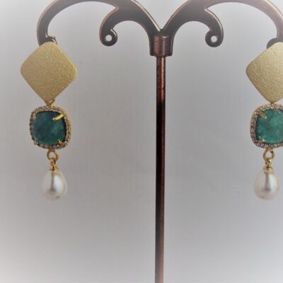 Gemstone earrings with emerald