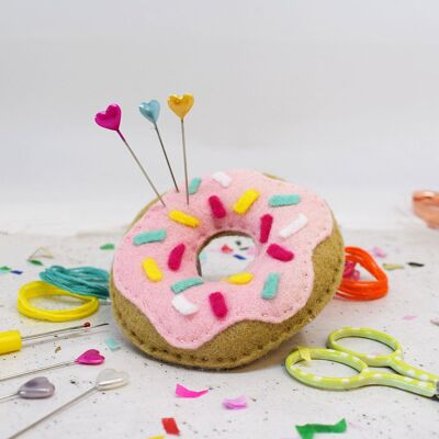 Sweet Doughnut' Pin Cushion Sewing Kit