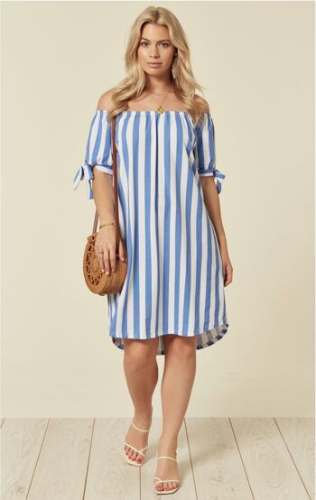 Robe à épaules dénudées rayée bleu bébé 1