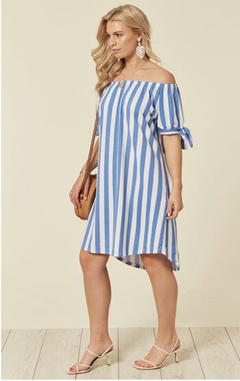 Robe à épaules dénudées rayée bleu bébé 4