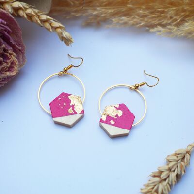 Golden circle and wooden hexagon earrings painted in raspberry pink, golden brown chips