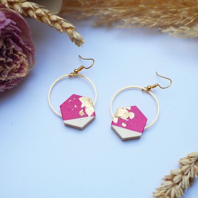 Golden circle and wooden hexagon earrings painted in raspberry pink, golden brown chips
