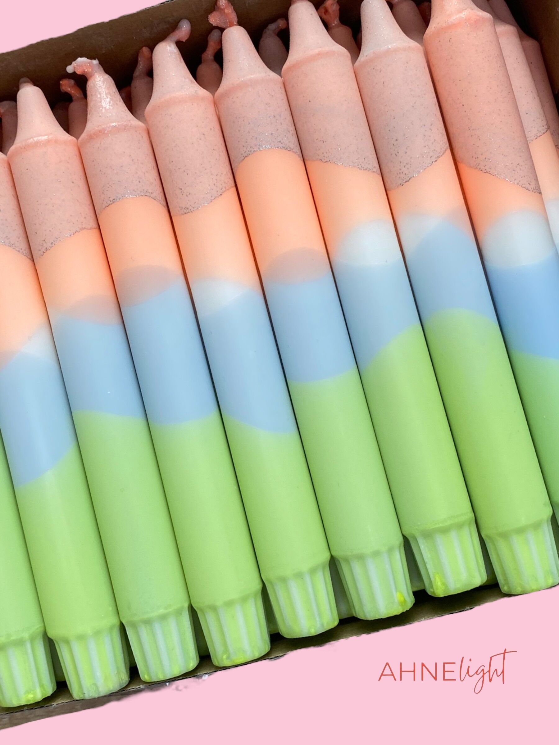 Candela colorata a mano n. 19