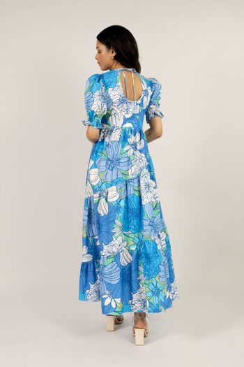 La robe longue en coton biologique Cecelia en bleu fleuri 5