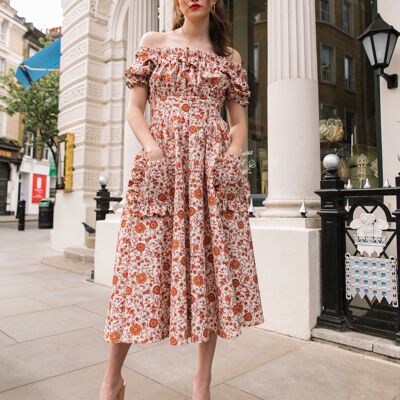 Das Tamsin Bardot Ruffle Dress in Wild Floral