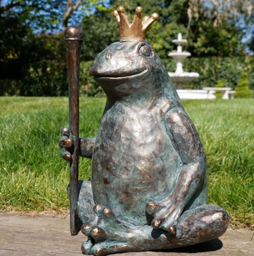 Bronze effect 'Frog King' with Crown & Sceptre novelty pond or garden decoration