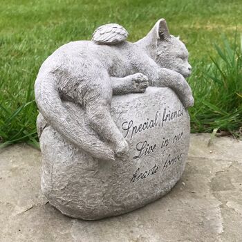 Grand chat avec des ailes d'ange posé sur une pierre, joli mémorial, pierre tombale ou cadeau de perte d'animal de compagnie 4