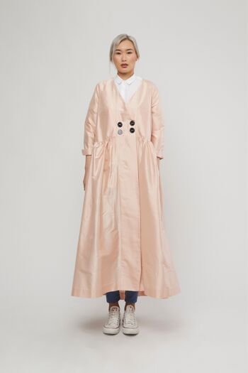 IMPERMÉABLE LONG EN SOIE ROSE 1