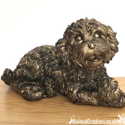 Ornement Cockapoo couché effet bronze, beau cadeau d'amant de chien Doodle