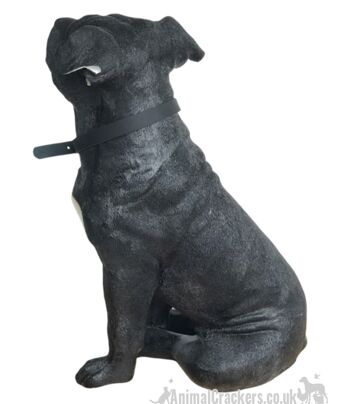 Ornement extra large de 26 cm noir et blanc Staffy Staffordshire Bull Terrier de la gamme Leonardo « Walkies ». 4