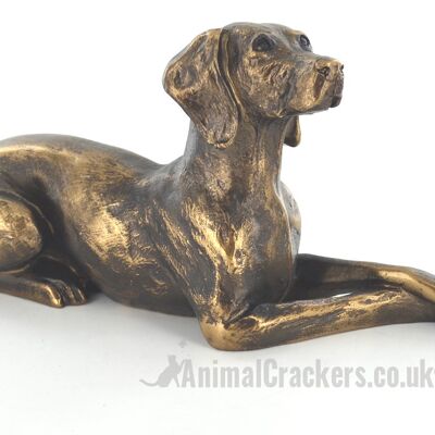 Adorno Weimaraner acostado con efecto bronce de 23 cm, figura diseñada por Harriet Glen