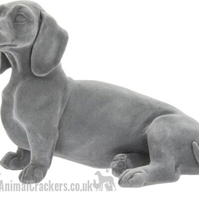 Adorno de figura de Dachshund sentado con efecto de terciopelo gris, regalo para amantes del perro salchicha