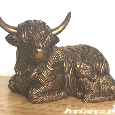 Figurina di ornamento della madre e del vitello della mucca delle Highlands della gamma Leonardo Reflections Bronzed