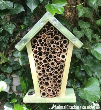 Nid d'abeille en bois épais avec pousses de bambou et toit en tôle, facile à accrocher, excellent cadeau pour les amoureux des abeilles et des insectes. 5