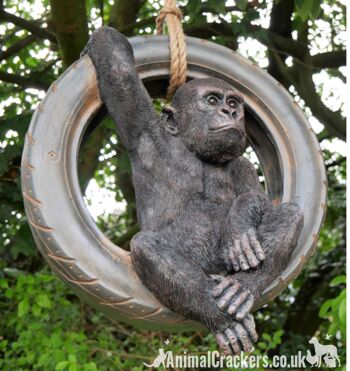 Gorille se balançant sur une vieille balançoire de corde de pneu, décoration d'ornement de jardin d'arbre de nouveauté, cadeau d'amant de singe ou de singe 3